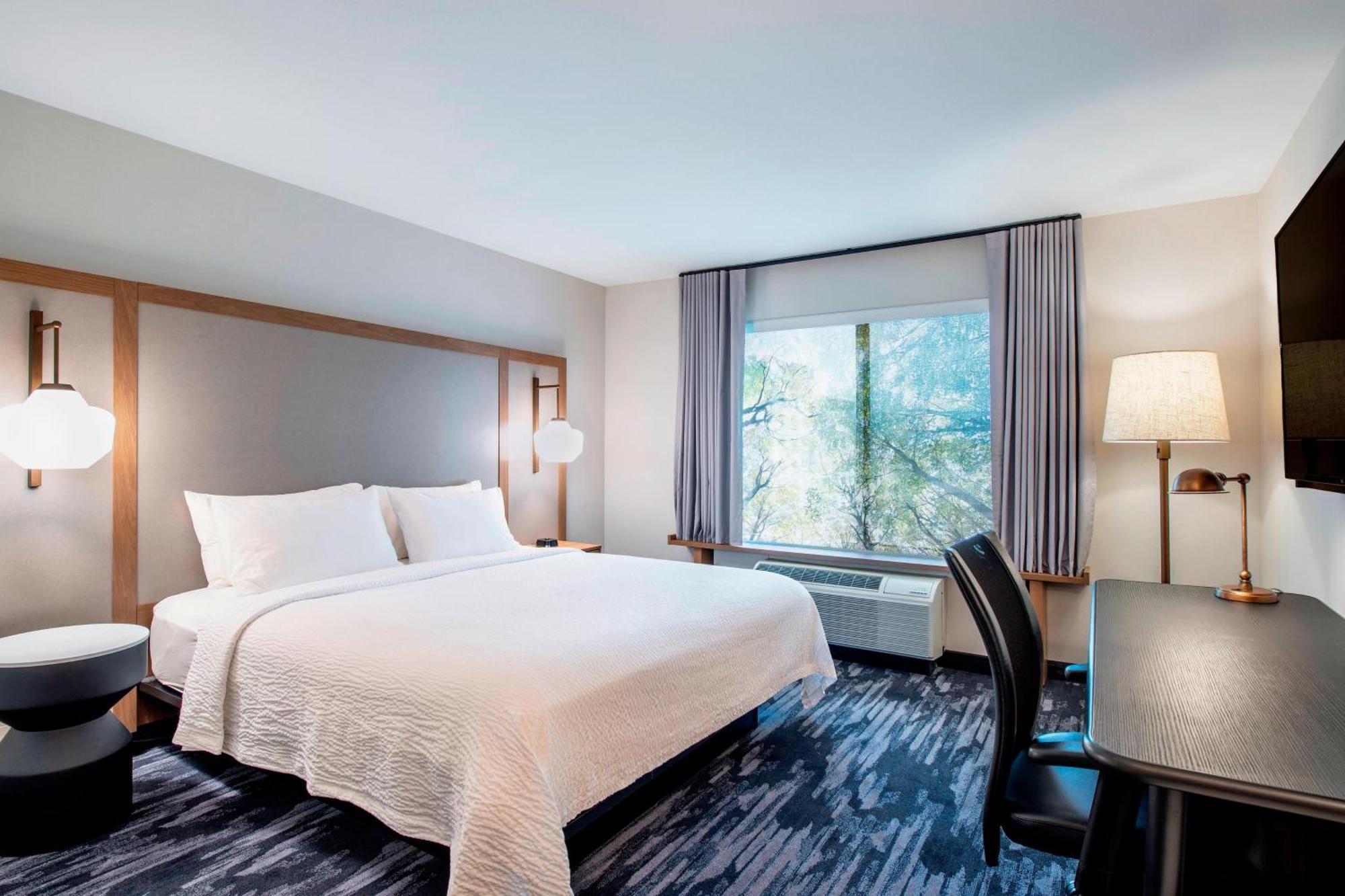 Fairfield Inn & Suites By Marriott Kelowna Exterior foto