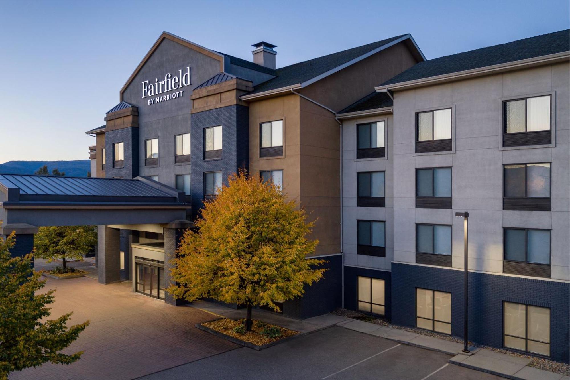 Fairfield Inn & Suites By Marriott Kelowna Exterior foto