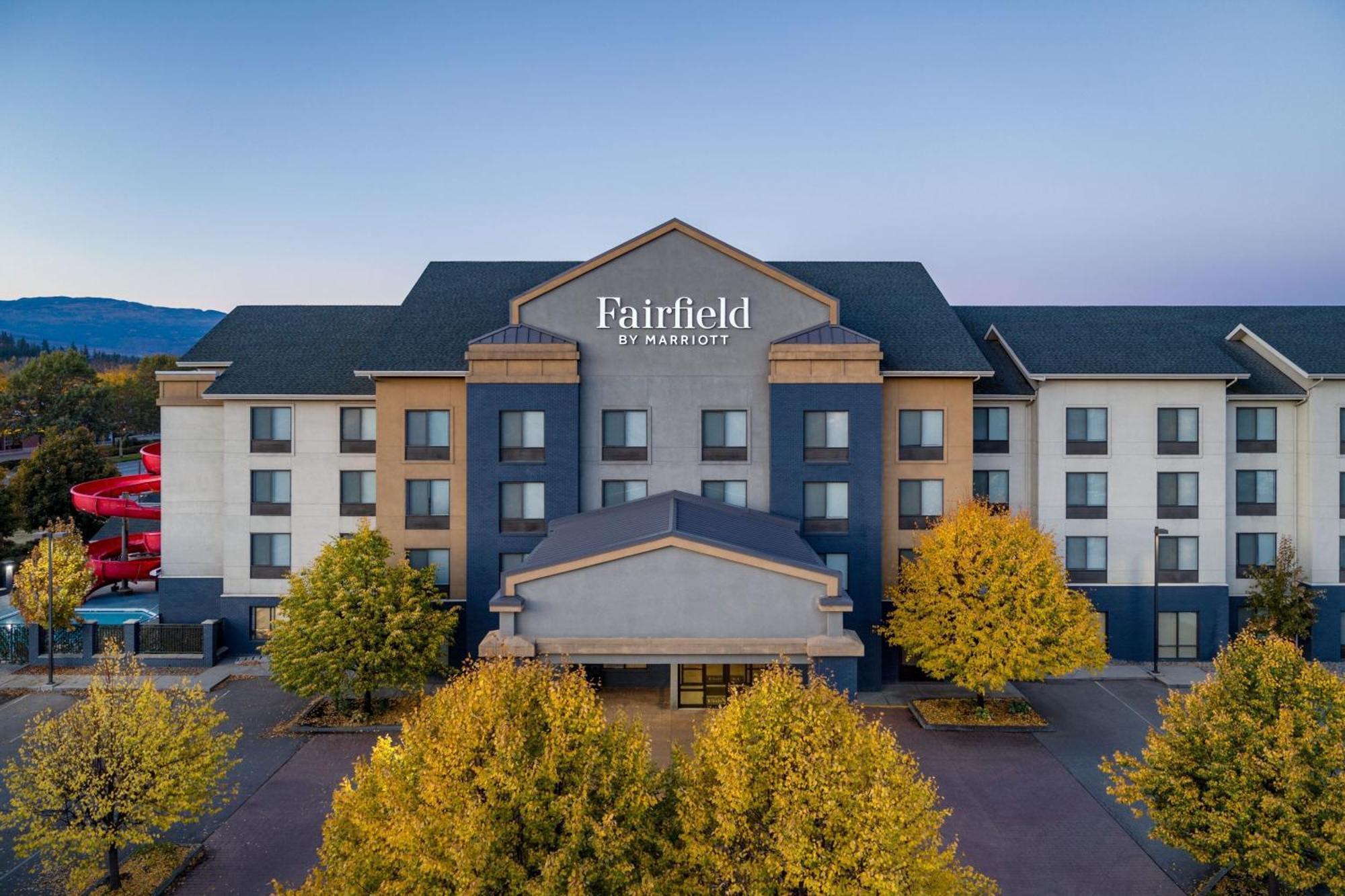 Fairfield Inn & Suites By Marriott Kelowna Exterior foto
