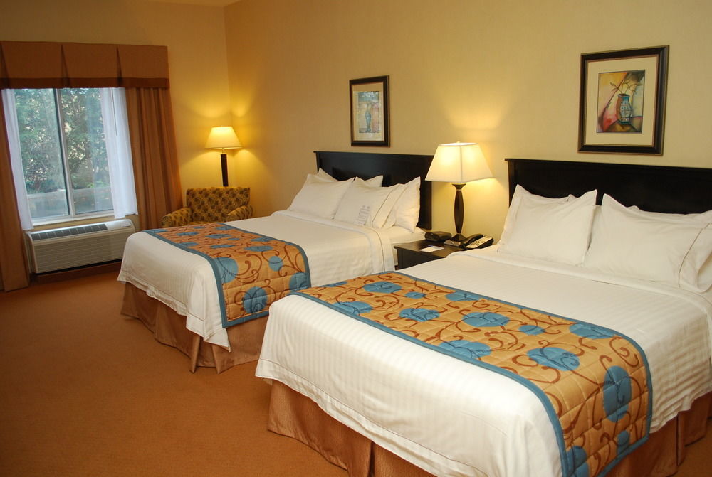 Fairfield Inn & Suites By Marriott Kelowna Exterior foto