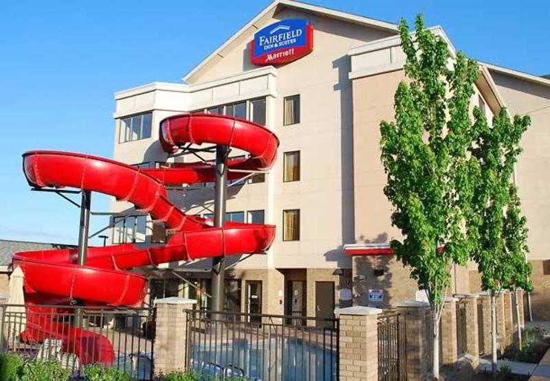 Fairfield Inn & Suites By Marriott Kelowna Exterior foto