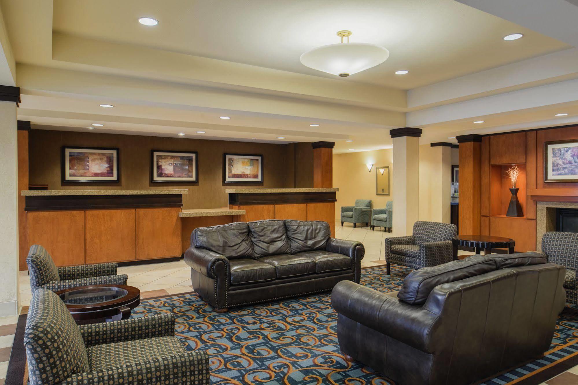 Fairfield Inn & Suites By Marriott Kelowna Exterior foto