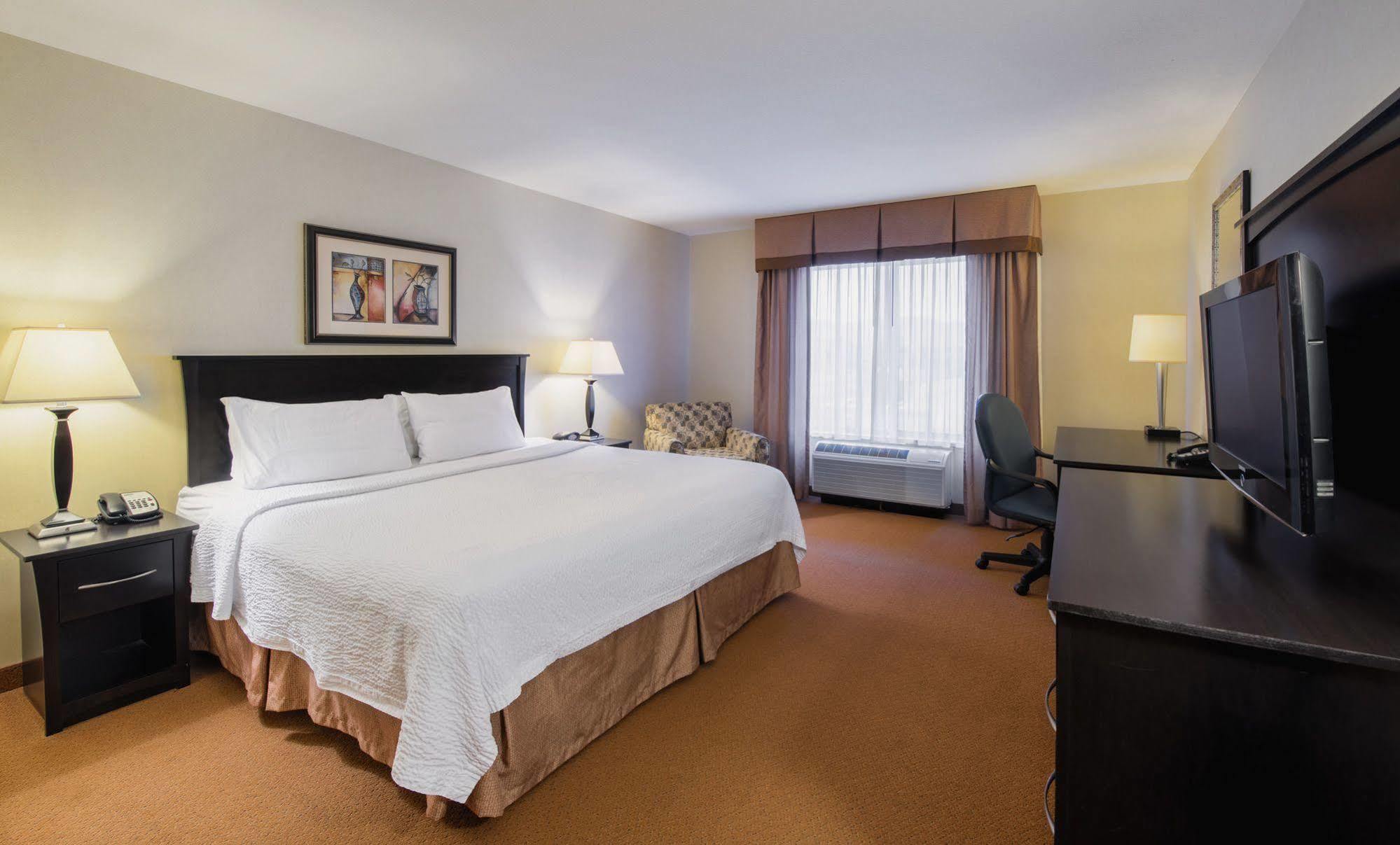 Fairfield Inn & Suites By Marriott Kelowna Exterior foto